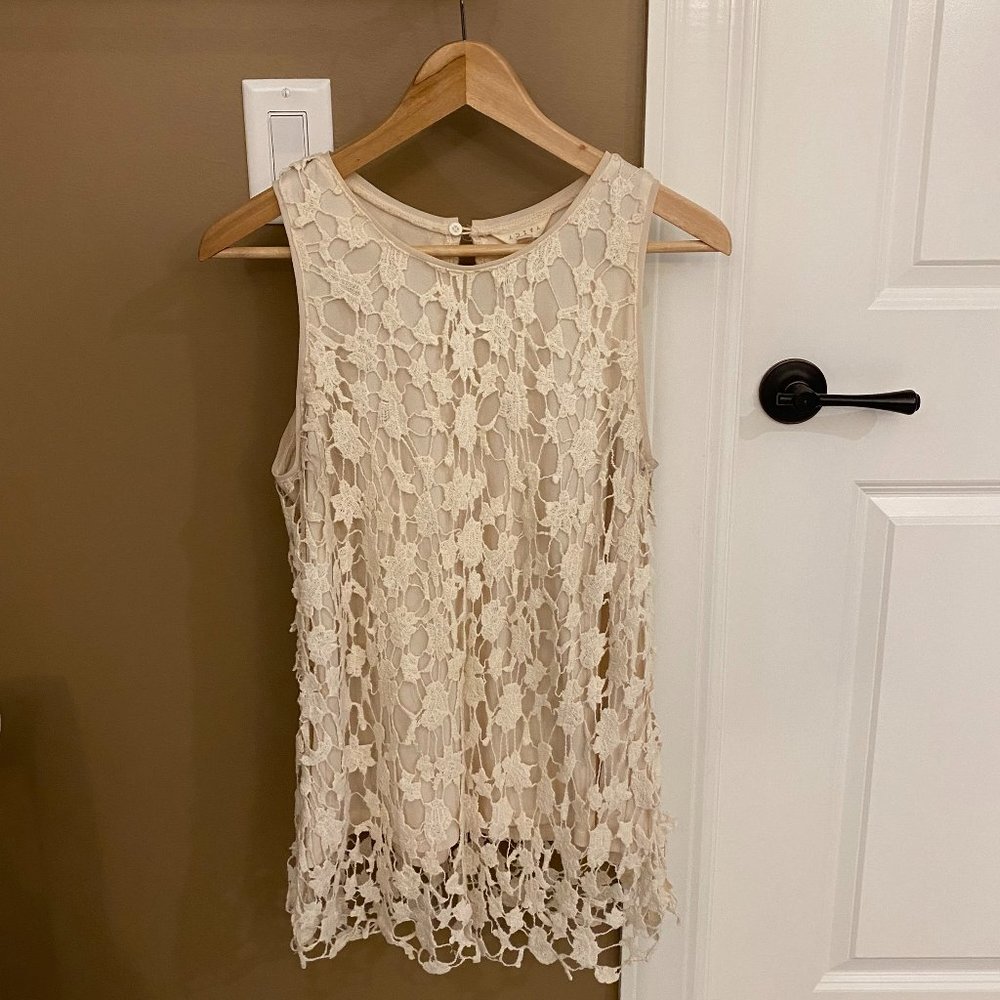 Tank top with floral crochet overlay